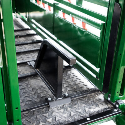 Arrowlock 88 Series Cattle Squeeze Chute- Call for Pricing