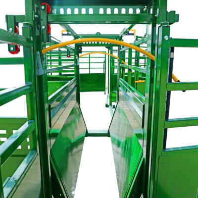 Arrowlock 75 Series Portable Squeeze Chute, Alley & Tub- Call for Pricing