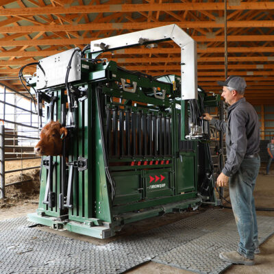 The General Hydraulic Cattle Chute